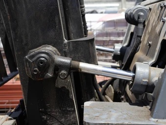 Toyota forklift tilt cylinders with clear signs of deterioration